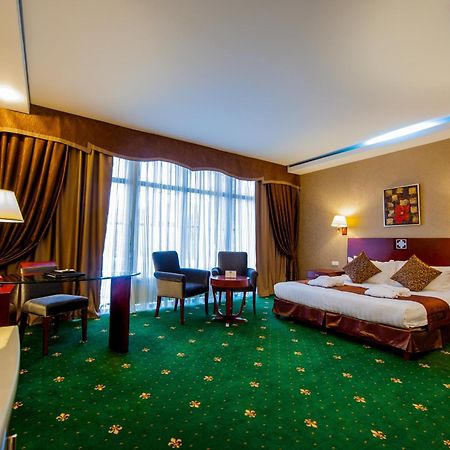 Goldman Empire Hotel Astana Phòng bức ảnh