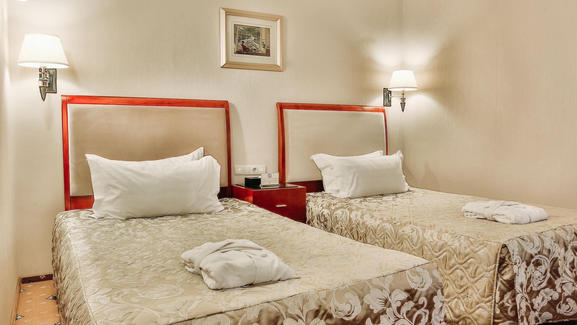 Goldman Empire Hotel Astana Ngoại thất bức ảnh