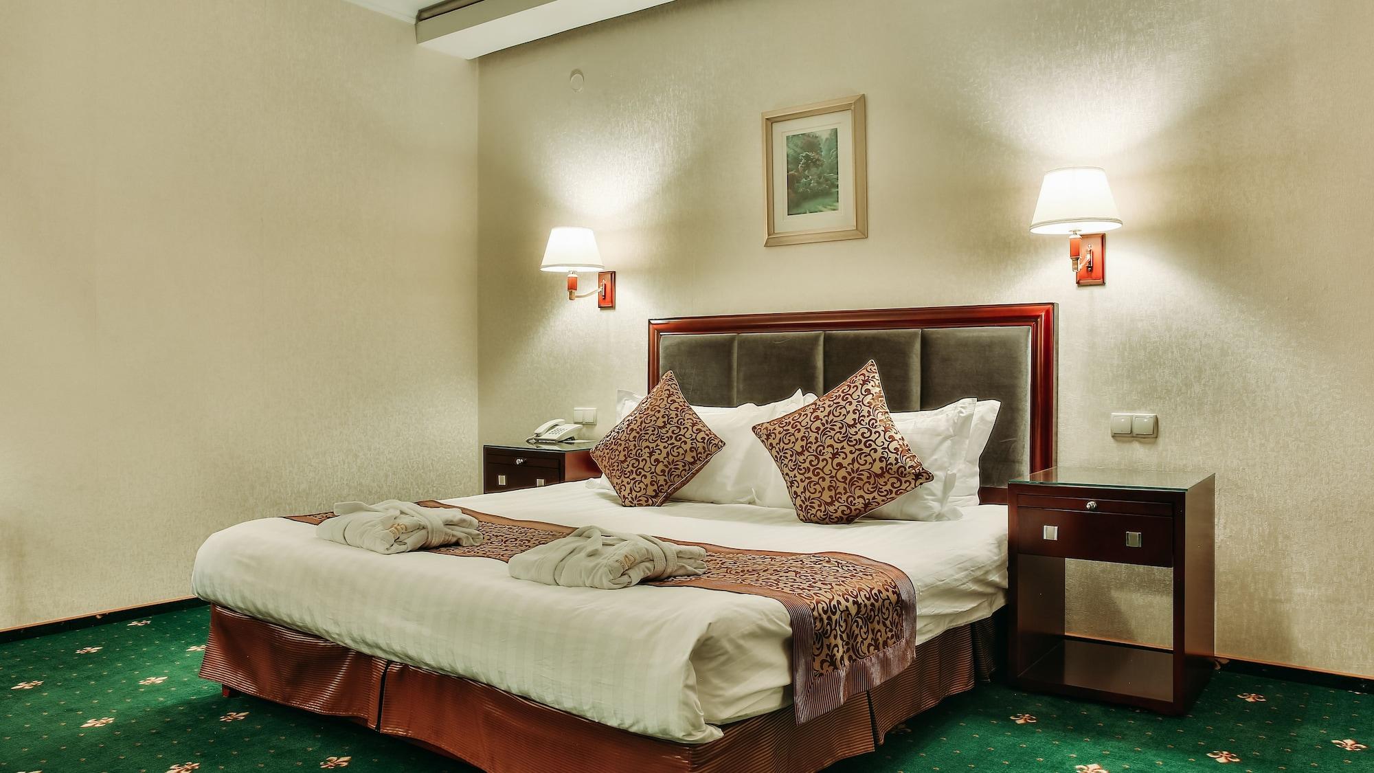 Goldman Empire Hotel Astana Ngoại thất bức ảnh