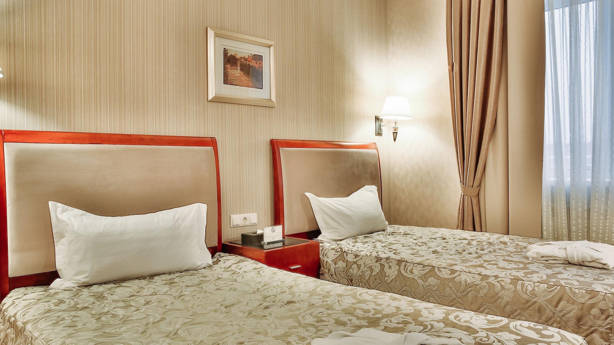 Goldman Empire Hotel Astana Ngoại thất bức ảnh