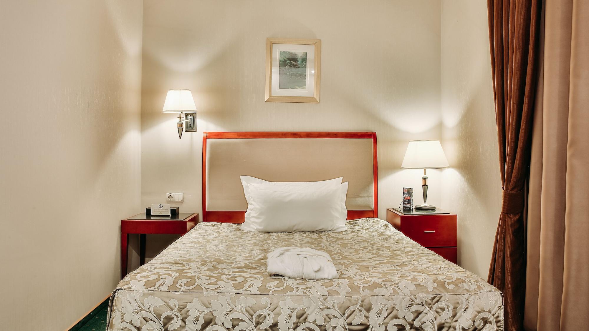 Goldman Empire Hotel Astana Ngoại thất bức ảnh