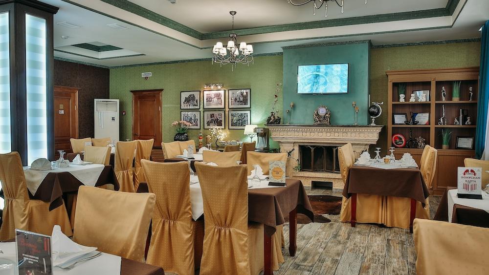 Goldman Empire Hotel Astana Ngoại thất bức ảnh