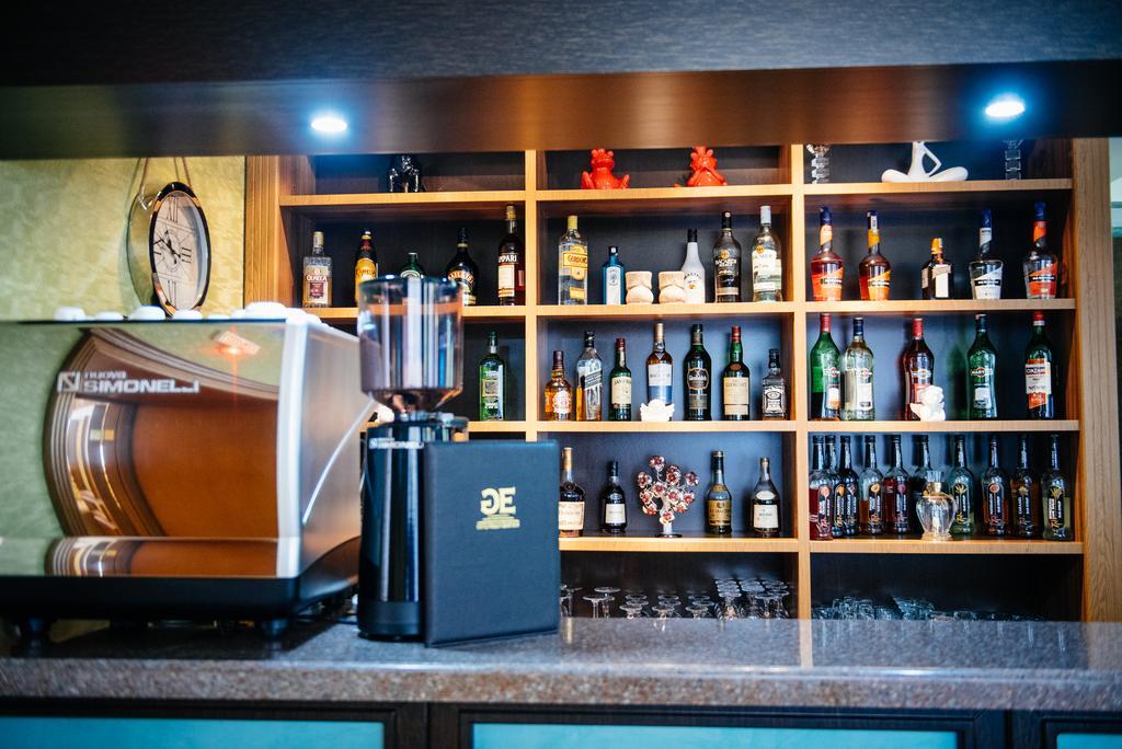 Goldman Empire Hotel Astana Ngoại thất bức ảnh