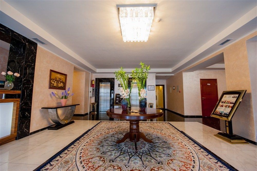 Goldman Empire Hotel Astana Ngoại thất bức ảnh