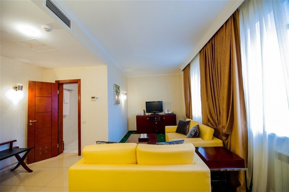 Goldman Empire Hotel Astana Ngoại thất bức ảnh