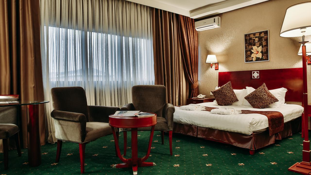 Goldman Empire Hotel Astana Ngoại thất bức ảnh