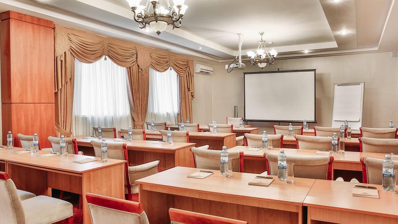 Goldman Empire Hotel Astana Ngoại thất bức ảnh