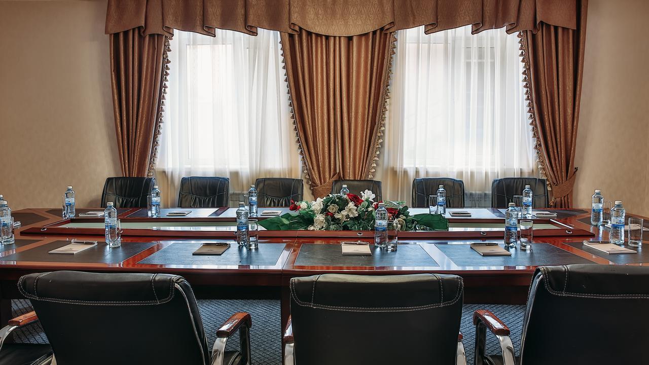 Goldman Empire Hotel Astana Ngoại thất bức ảnh