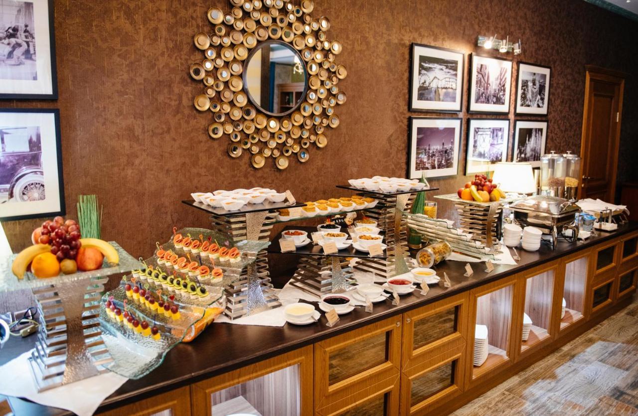 Goldman Empire Hotel Astana Ngoại thất bức ảnh