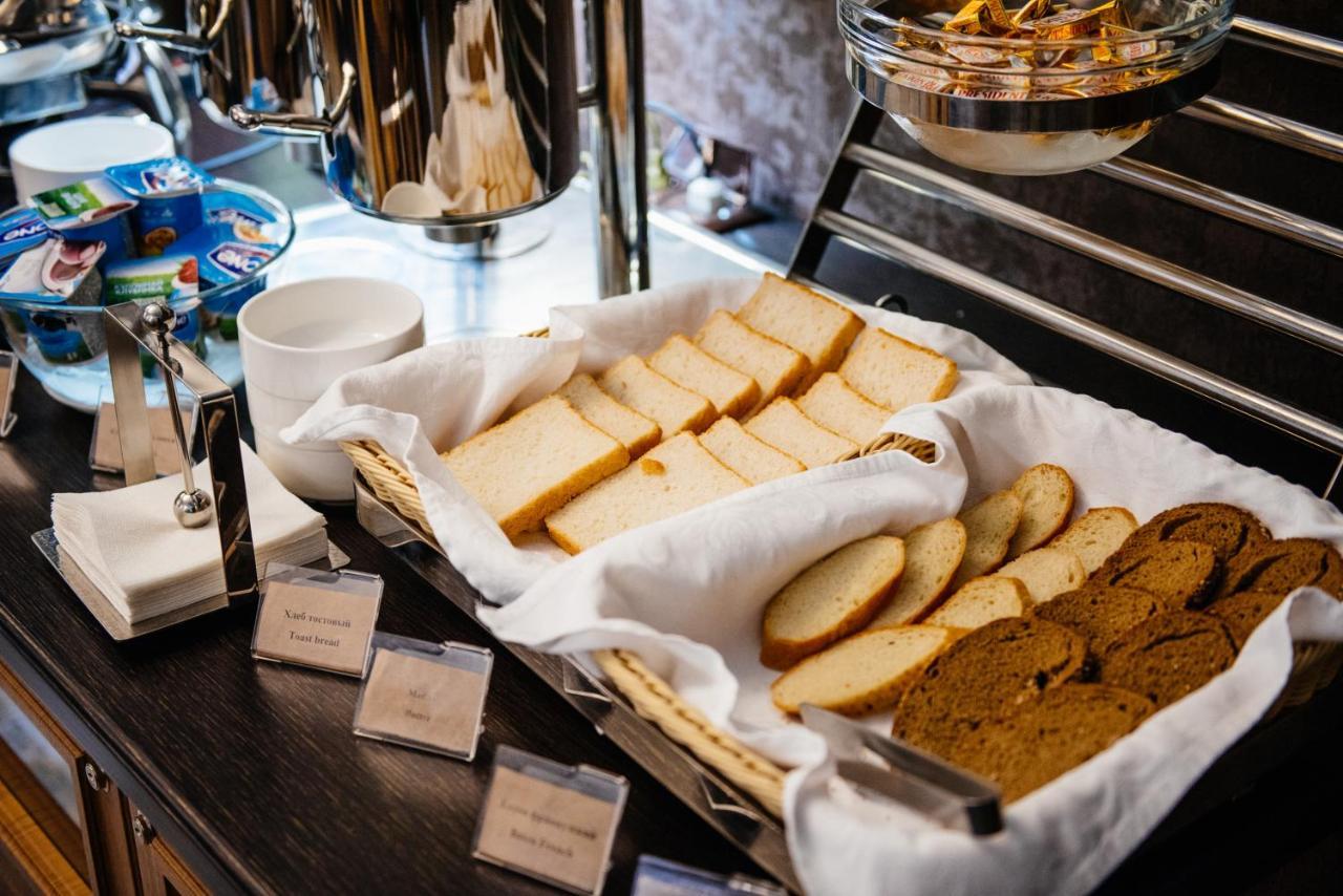 Goldman Empire Hotel Astana Ngoại thất bức ảnh