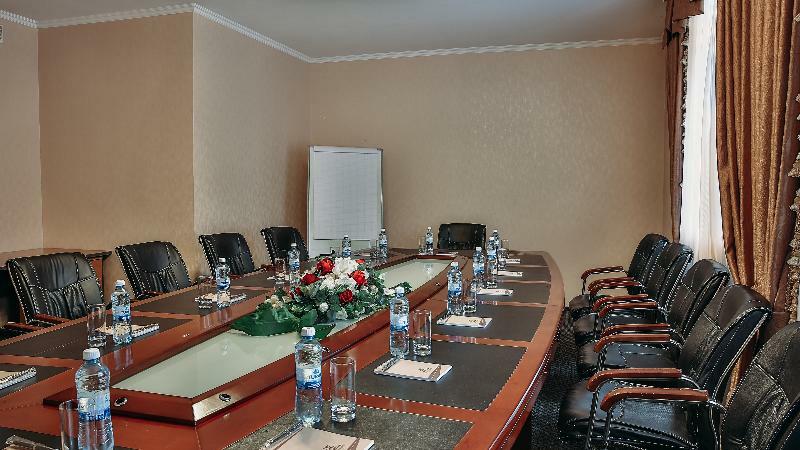 Goldman Empire Hotel Astana Ngoại thất bức ảnh